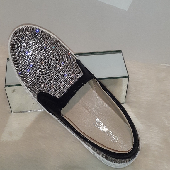 (NWOT) RHINESTONE CANVAS TENNIS SHOES - Picture 2 of 9